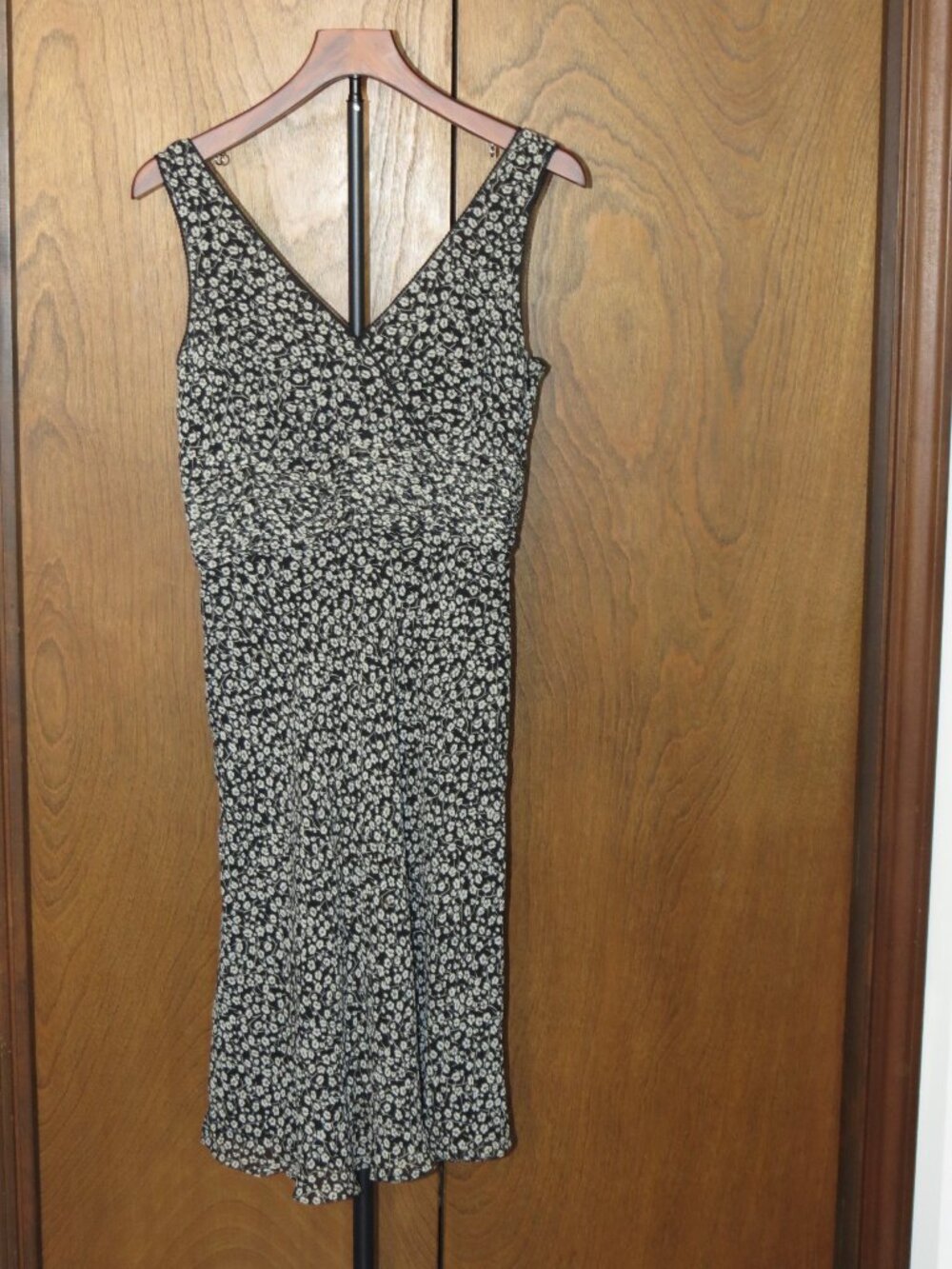 Ann Taylor Sleveless Dress Size 4 100% Silk Gorgeous Microfloral Exc Condition